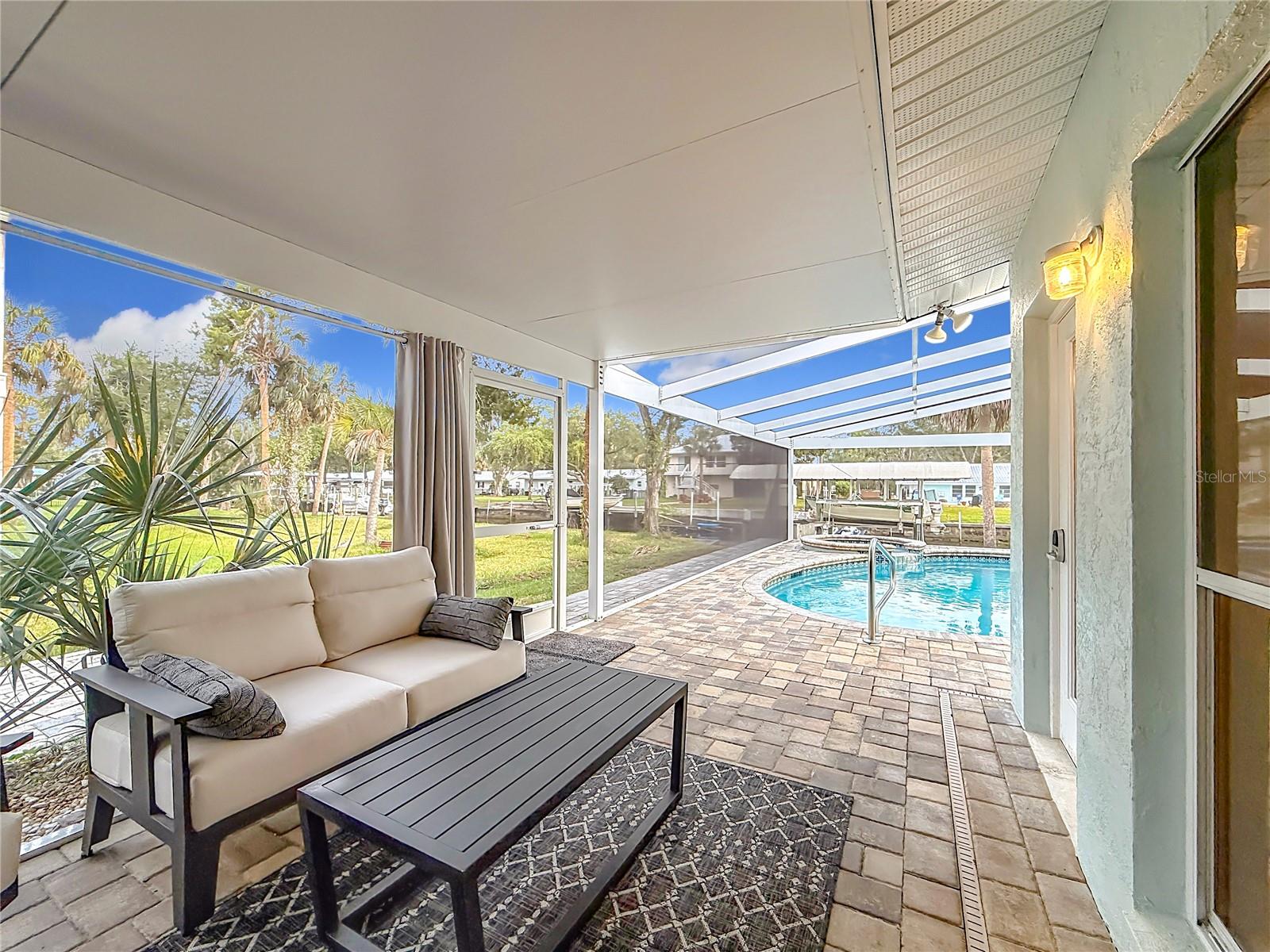 Listing photo id 38 for 1851 18th Street