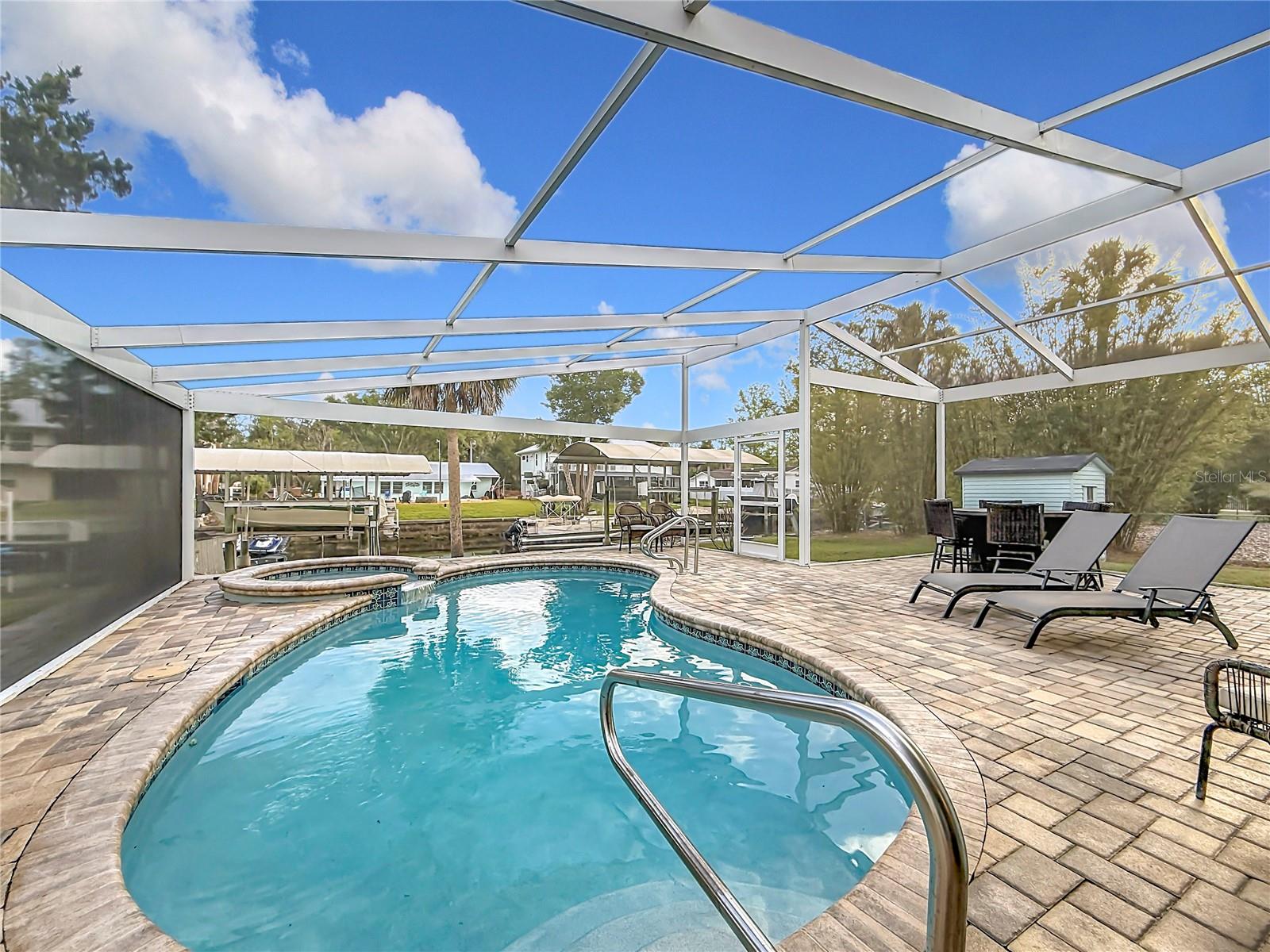 Listing photo id 40 for 1851 18th Street