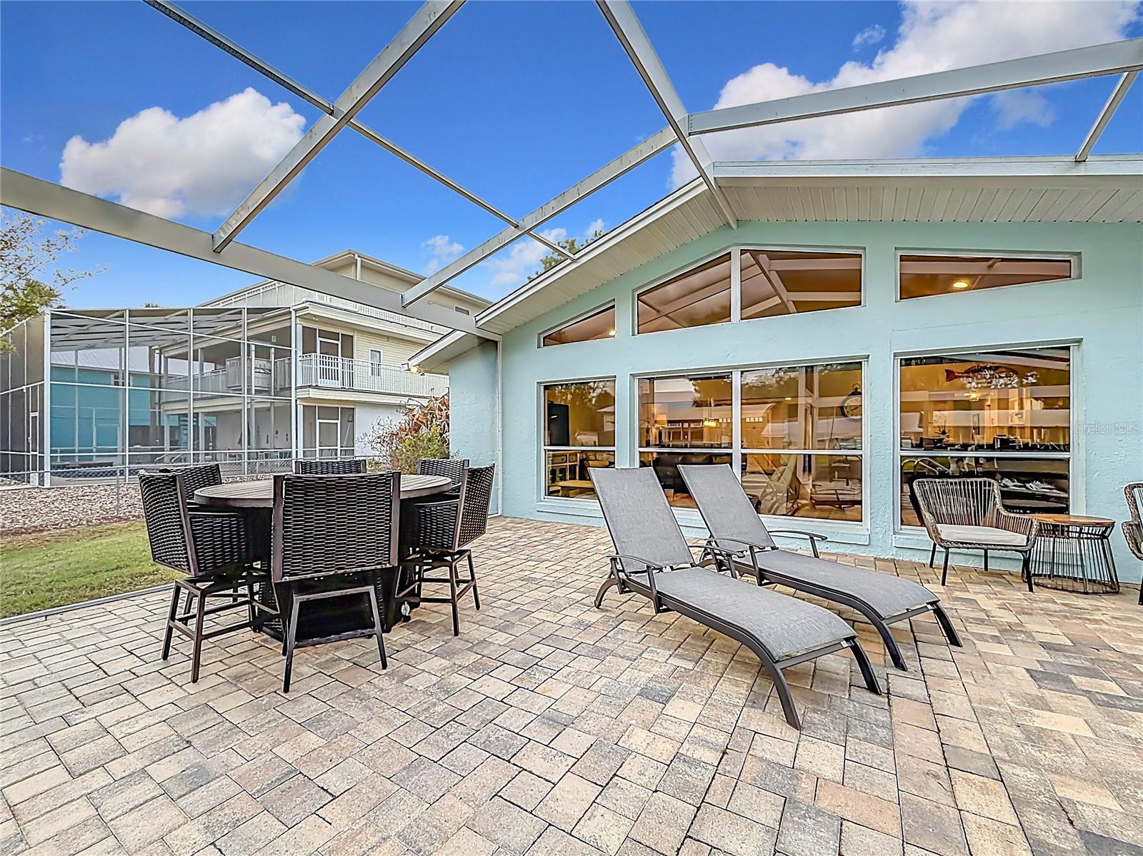 Listing photo id 43 for 1851 18th Street