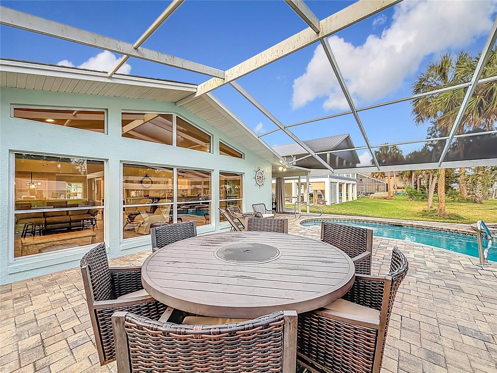 Listing photo id 44 for 1851 18th Street