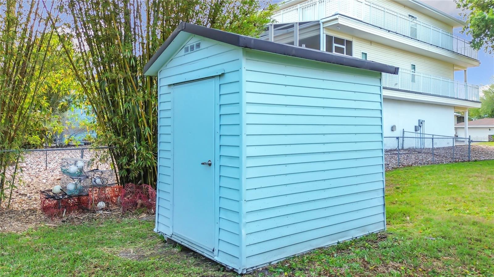 Listing photo id 46 for 1851 18th Street