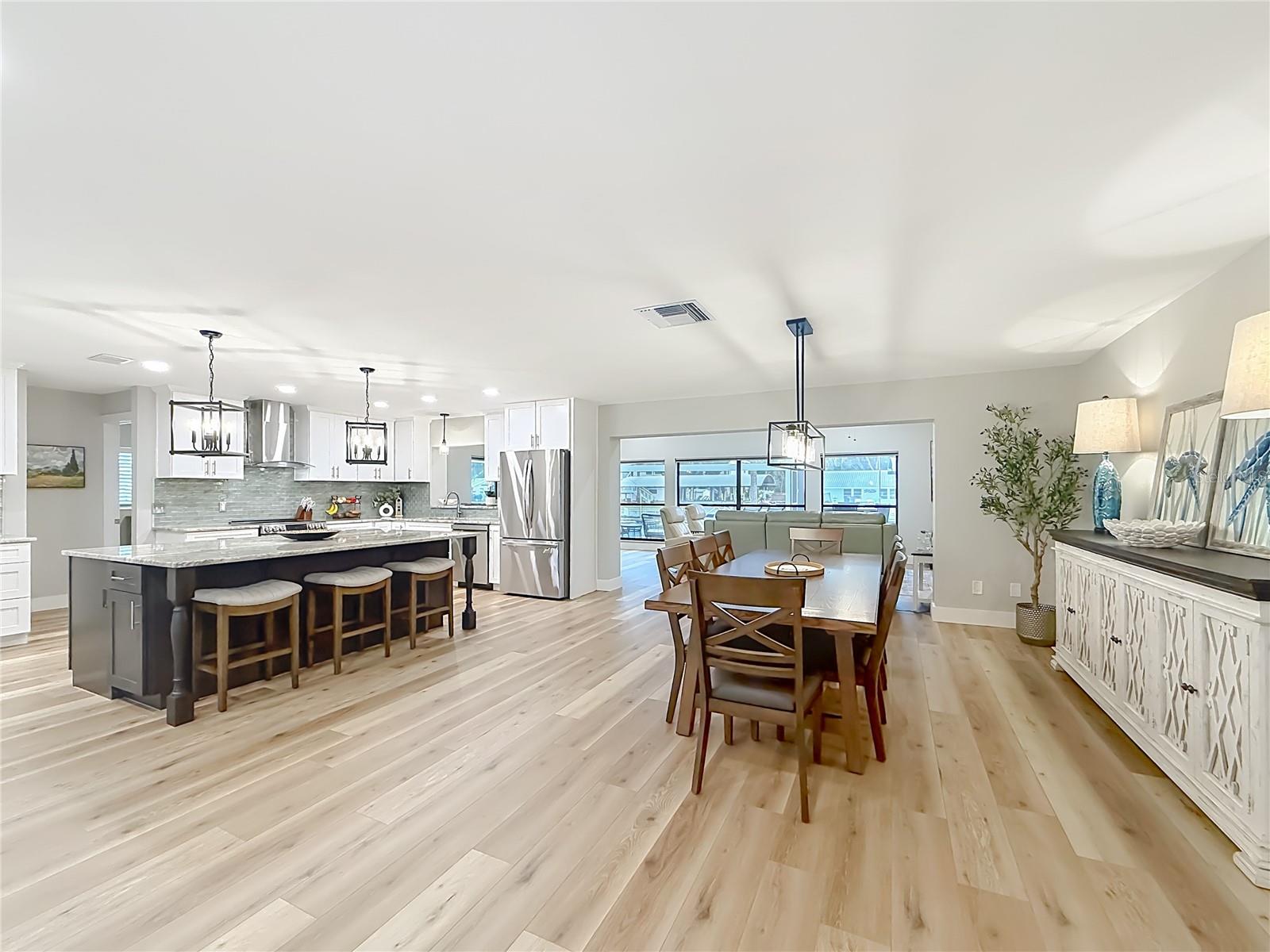 Listing photo id 5 for 1851 18th Street