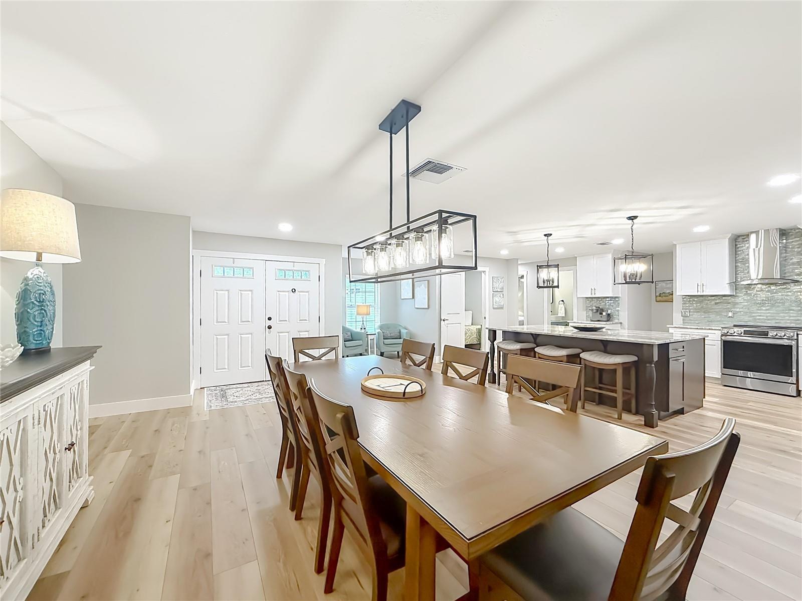 Listing photo id 6 for 1851 18th Street