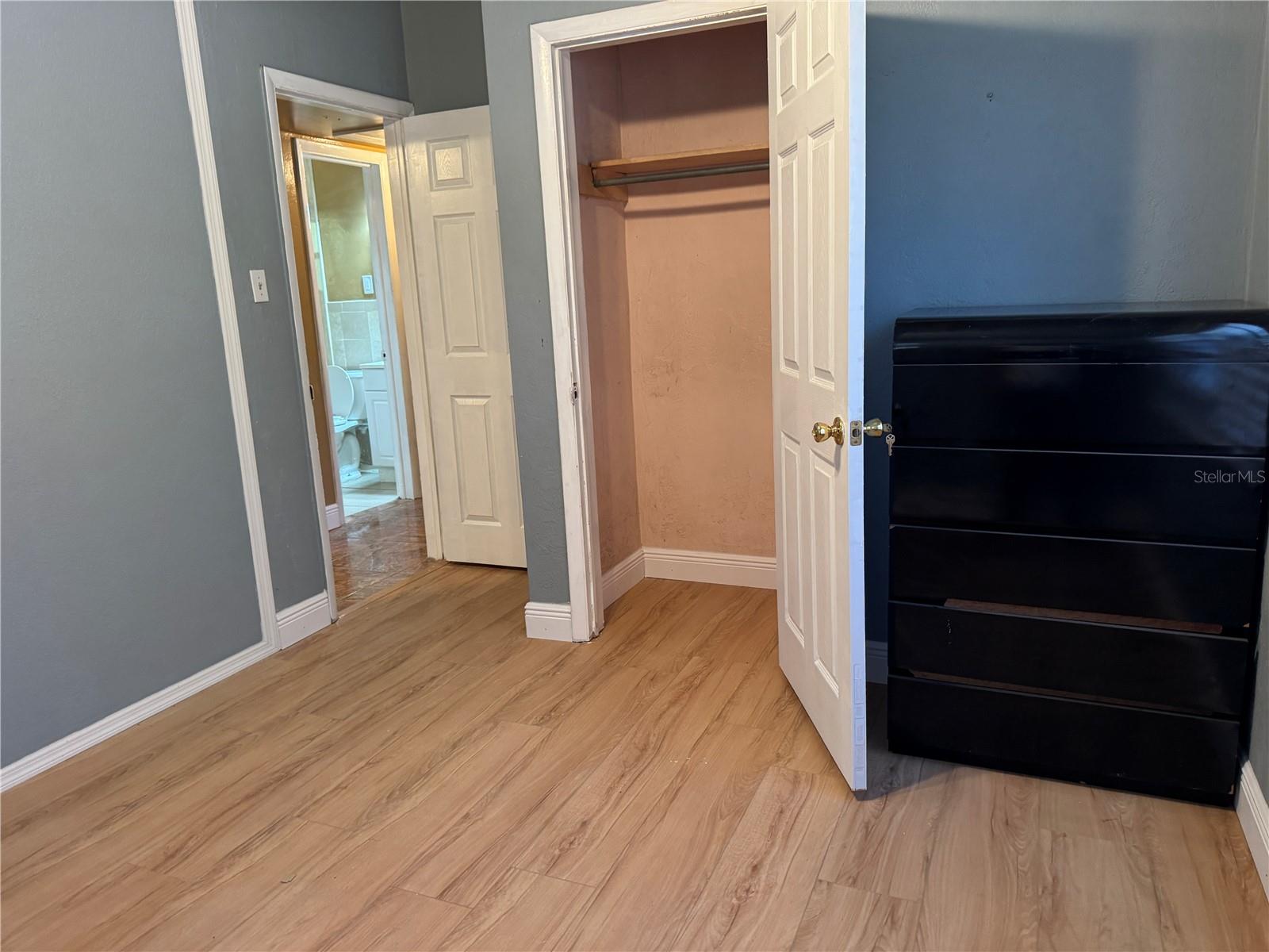 Image 10 of 29 For 1930 Walton Street S