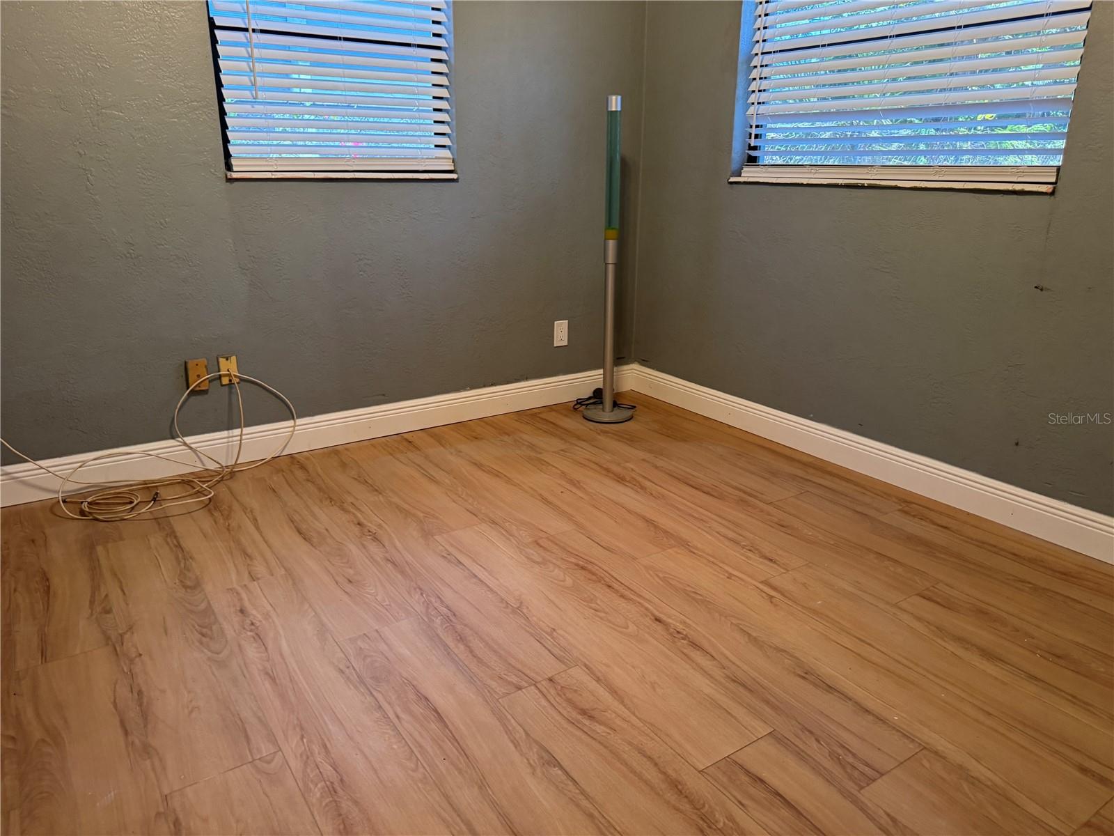 Image 11 of 29 For 1930 Walton Street S