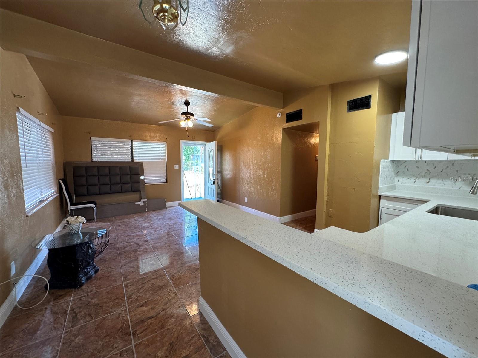 Image 14 of 29 For 1930 Walton Street S