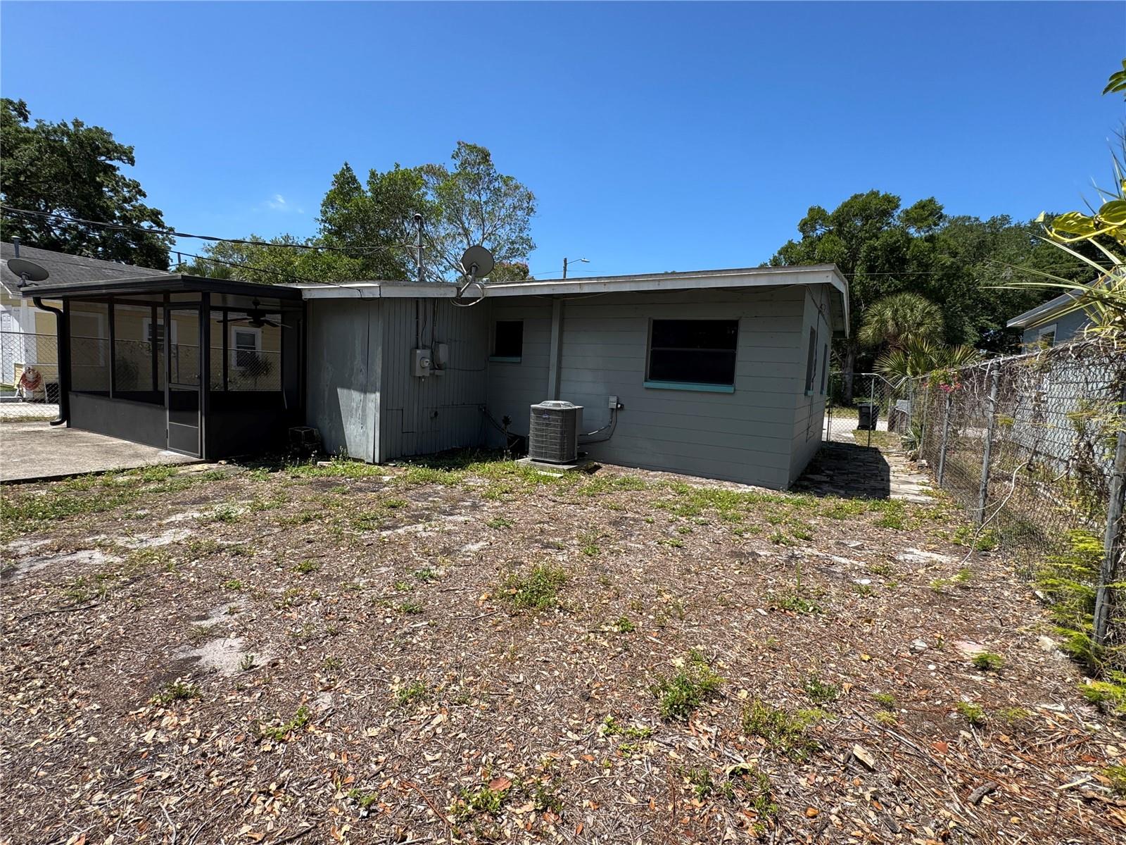 Image 16 of 29 For 1930 Walton Street S