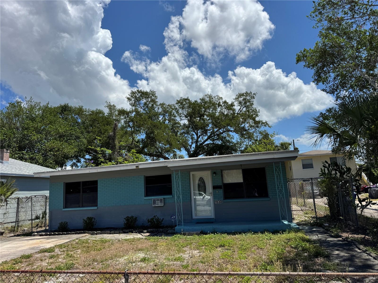 Image 2 of 29 For 1930 Walton Street S