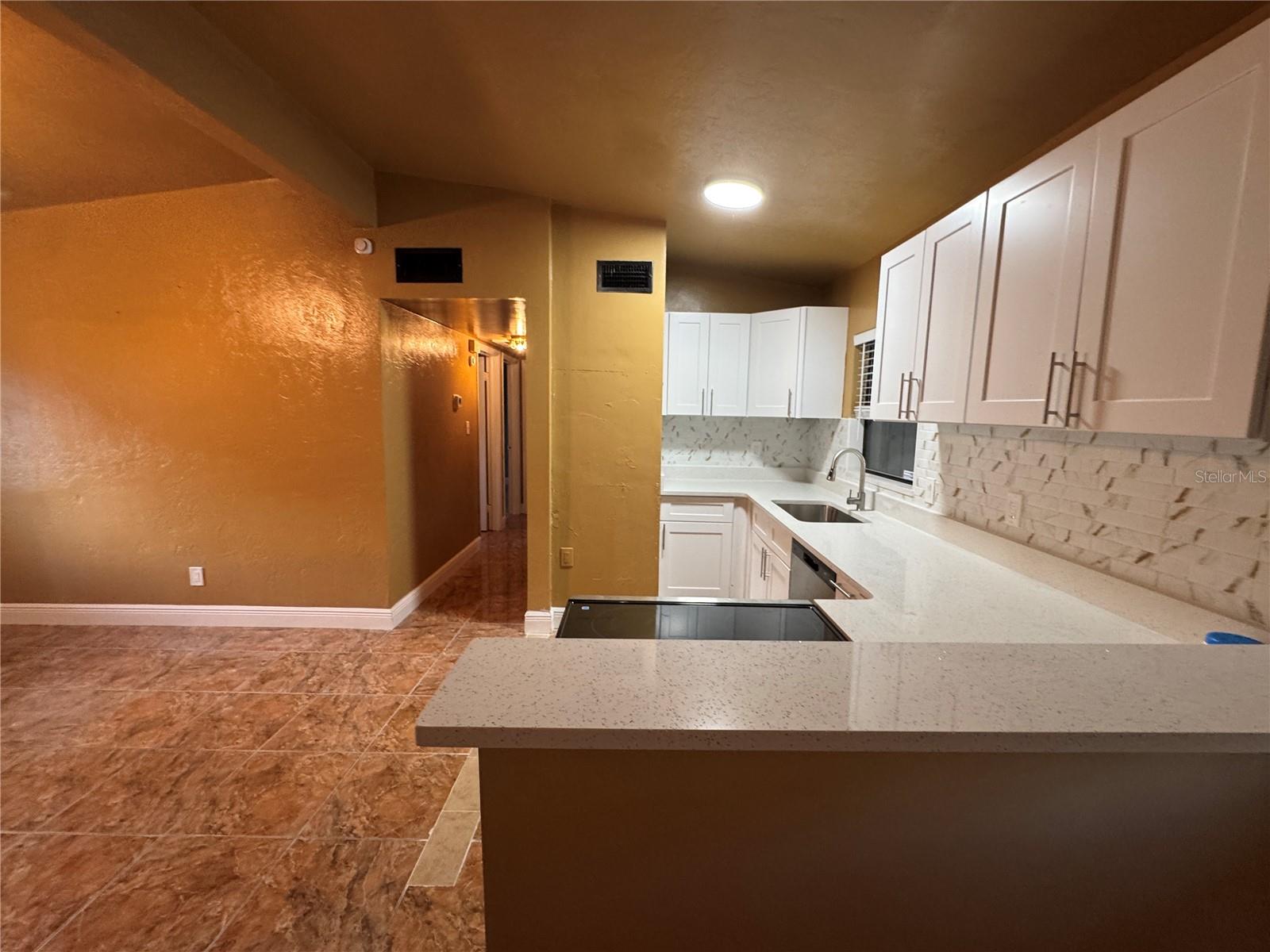 Image 6 of 29 For 1930 Walton Street S