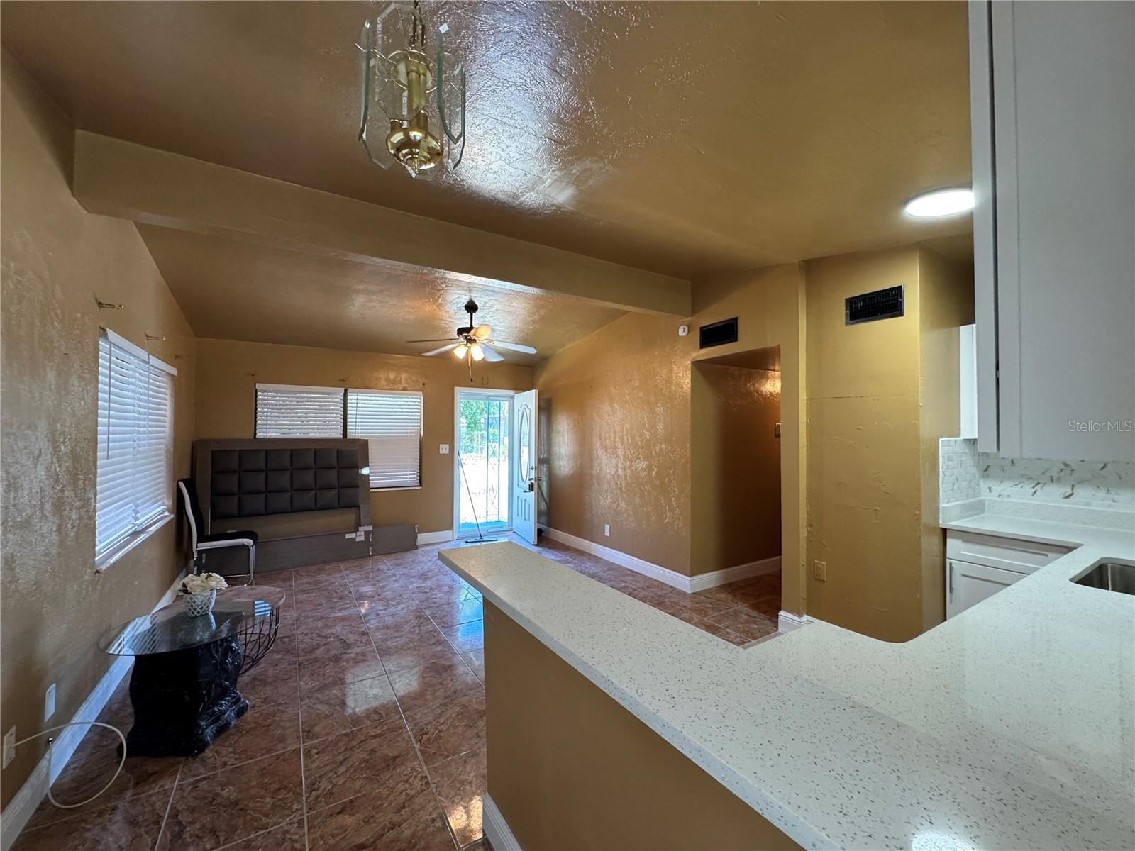 Image 9 of 29 For 1930 Walton Street S