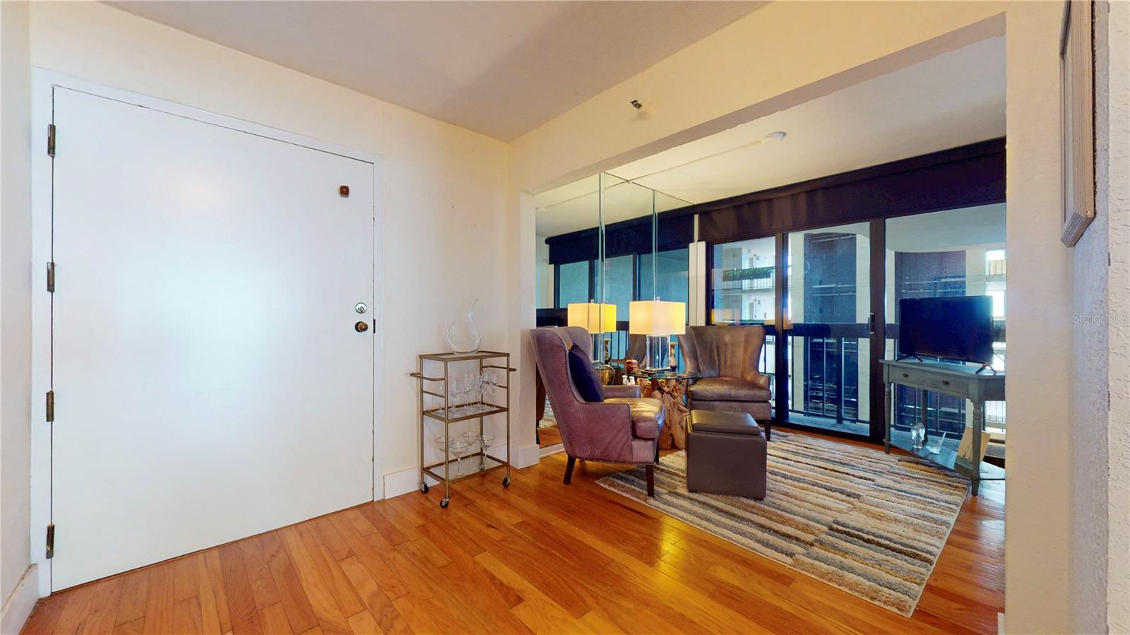 Image 10 of 47 For 2413 Bayshore Boulevard 803