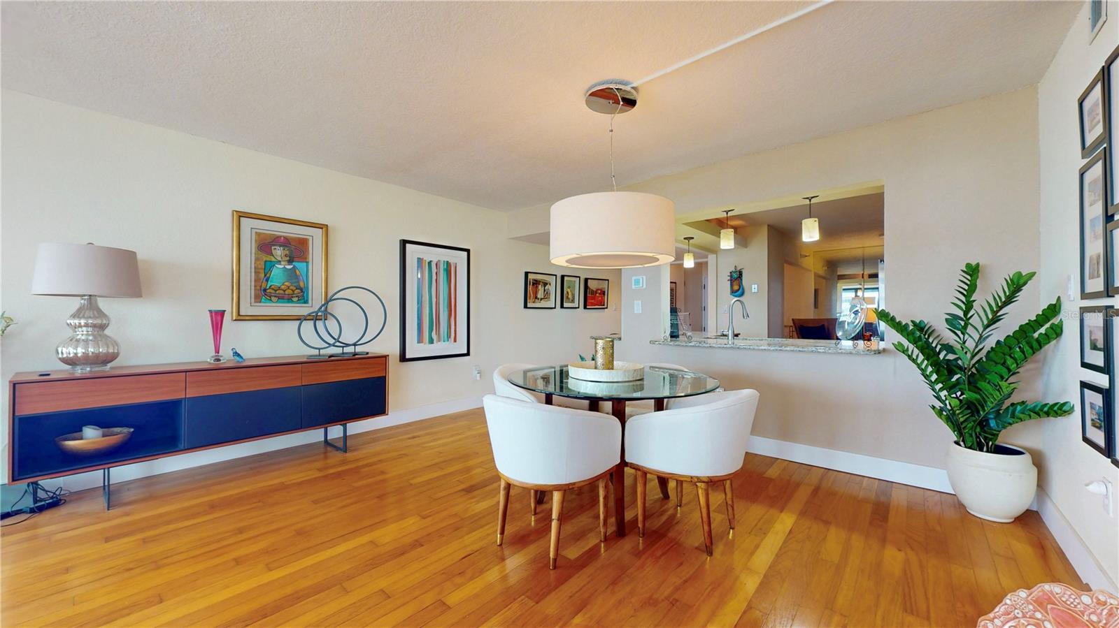 Image 16 of 47 For 2413 Bayshore Boulevard 803