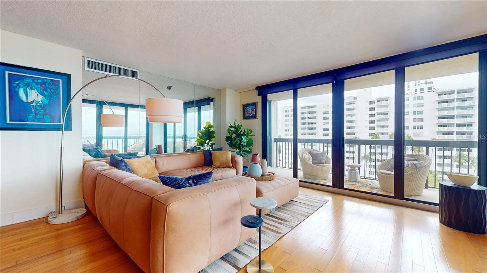 Image 18 of 47 For 2413 Bayshore Boulevard 803