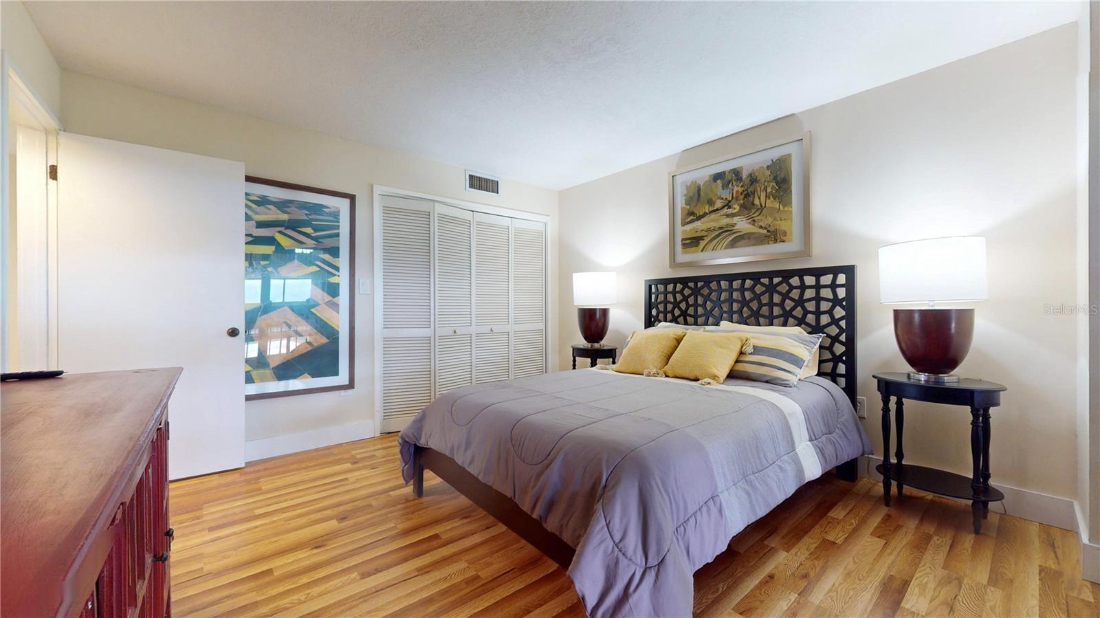 Image 20 of 47 For 2413 Bayshore Boulevard 803