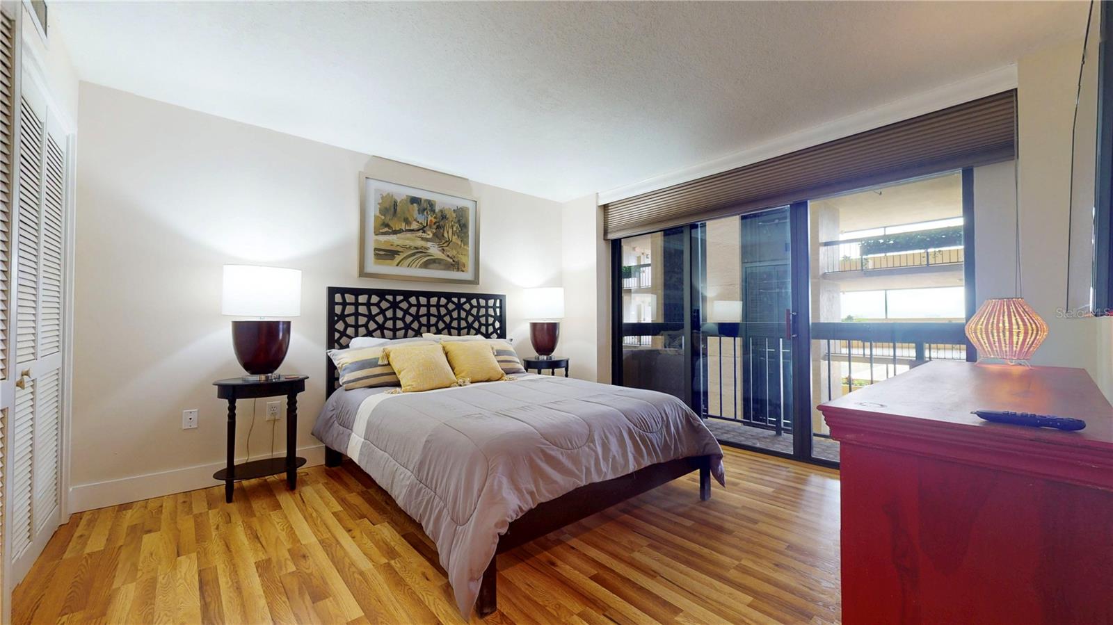 Image 25 of 47 For 2413 Bayshore Boulevard 803