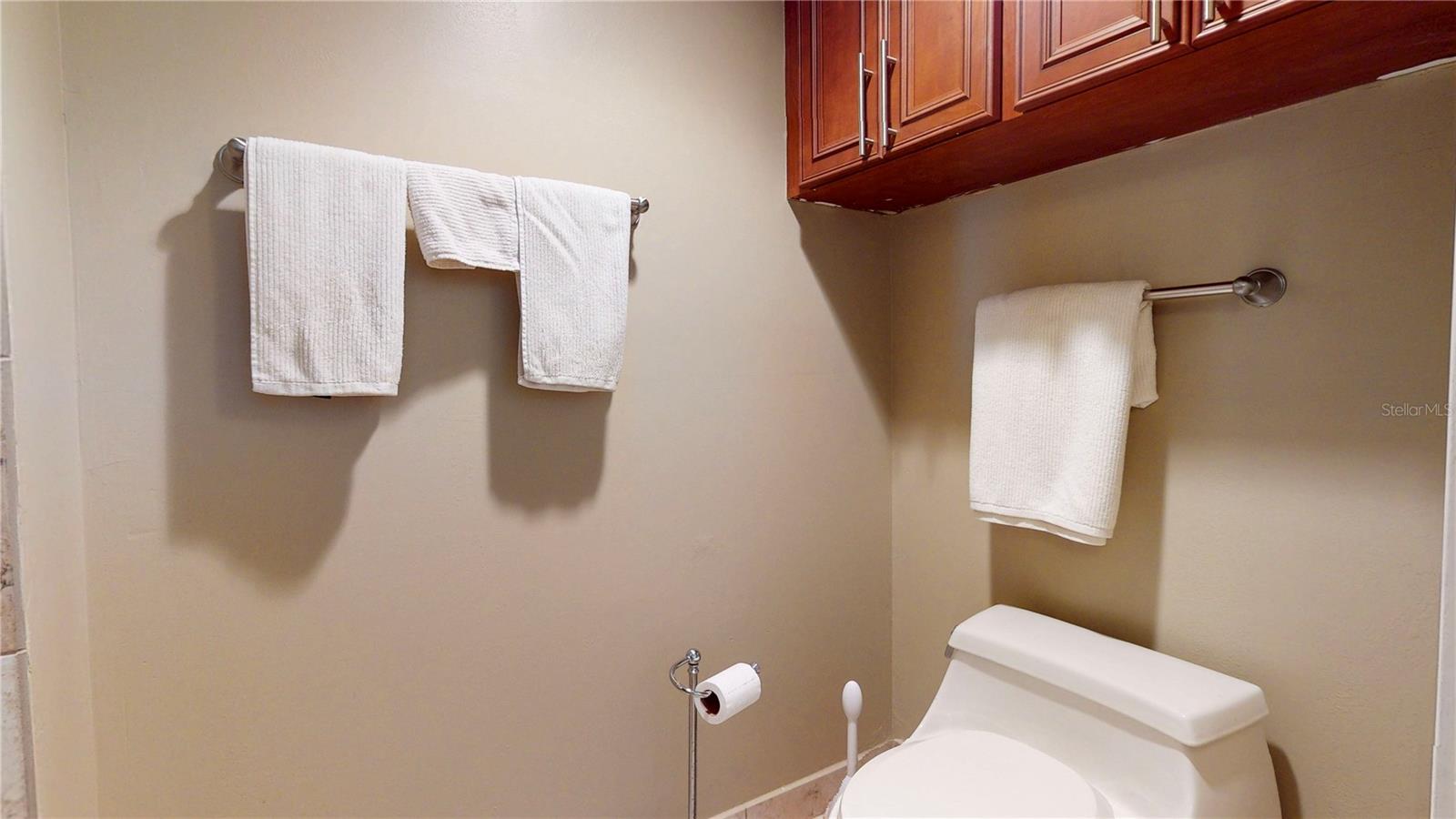 Image 27 of 47 For 2413 Bayshore Boulevard 803