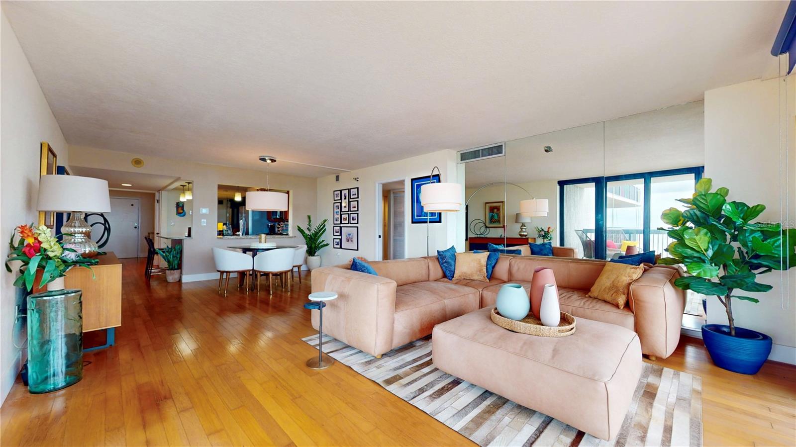 Image 3 of 47 For 2413 Bayshore Boulevard 803