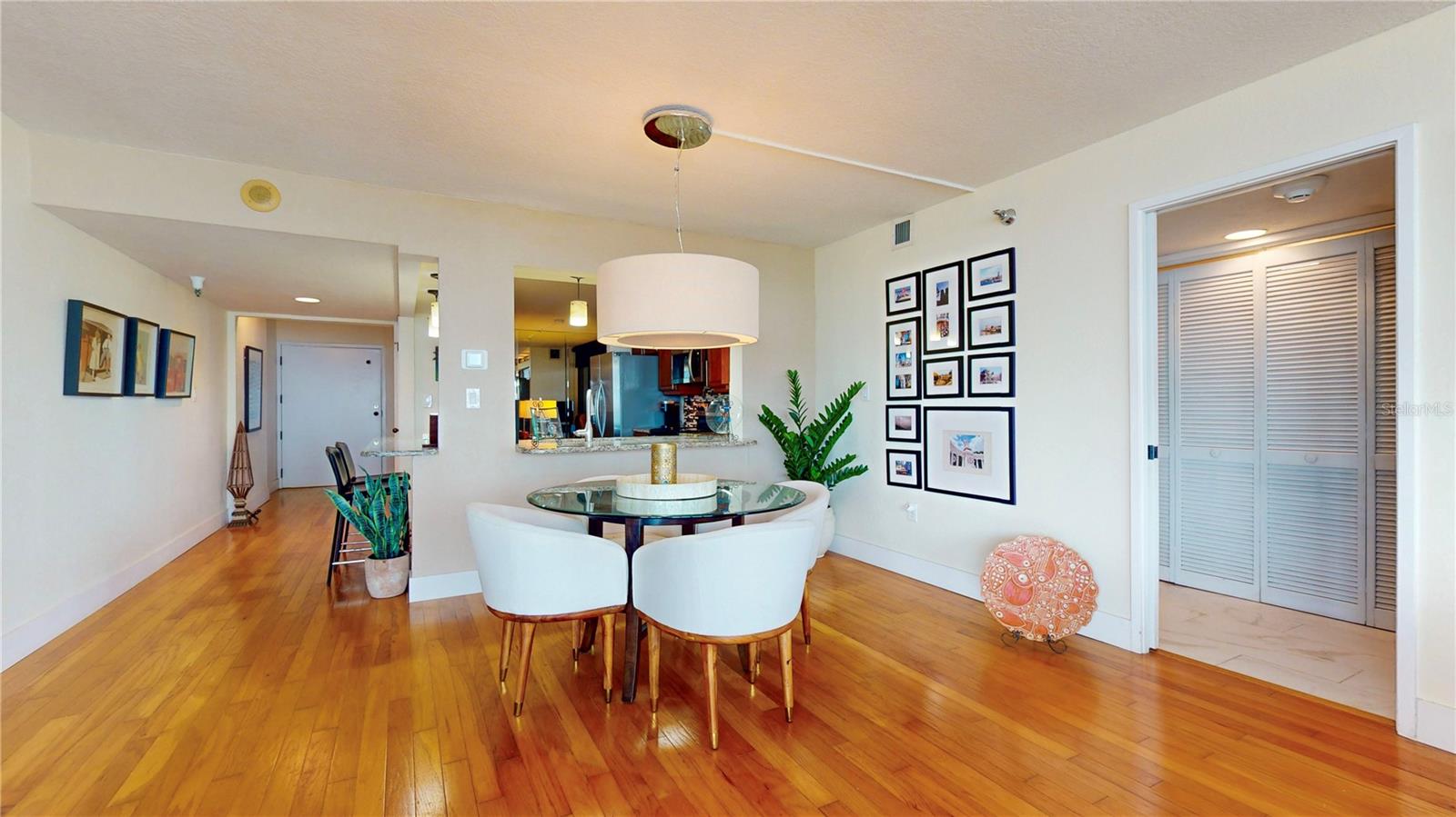 Image 4 of 47 For 2413 Bayshore Boulevard 803