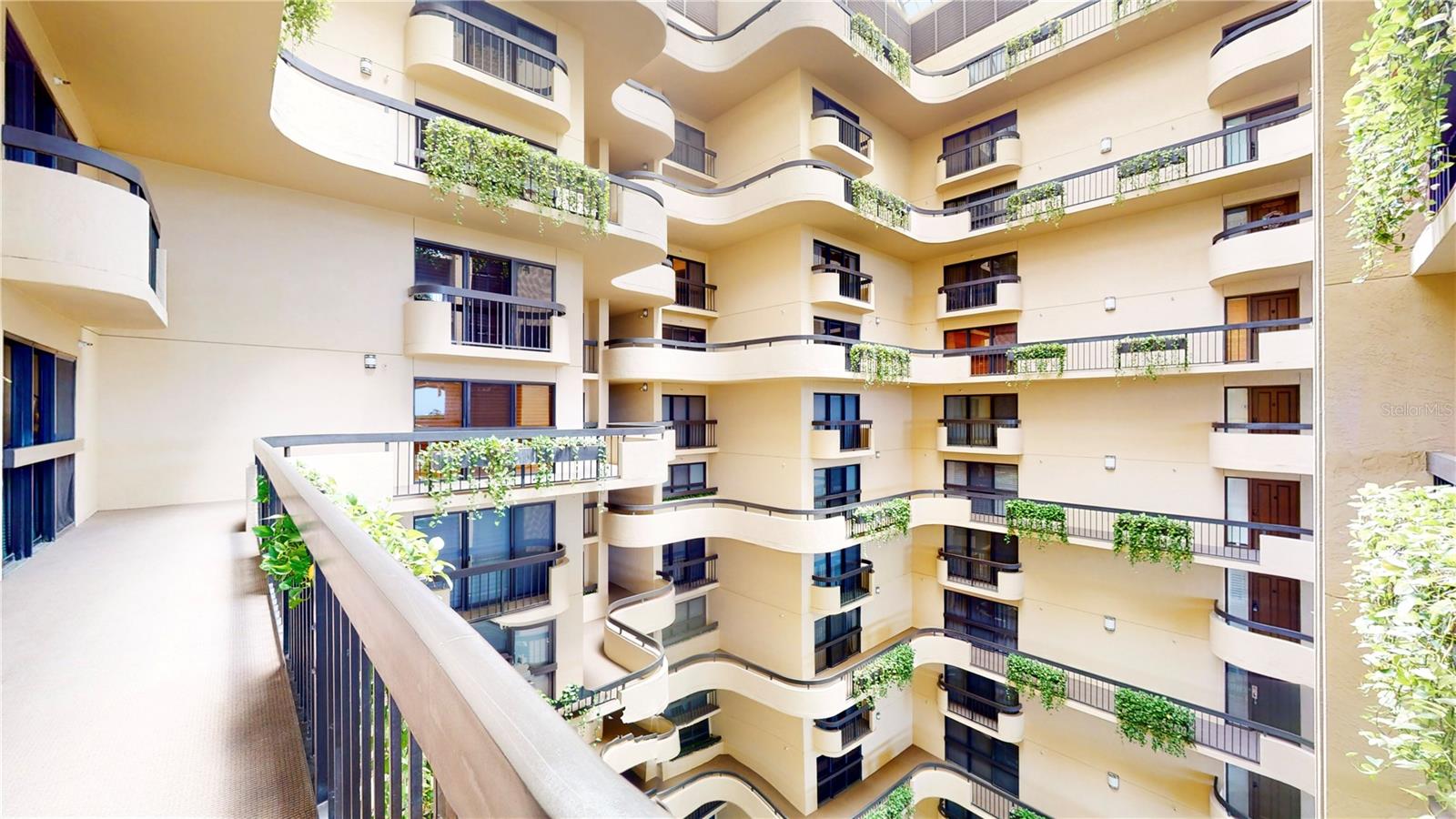 Image 44 of 47 For 2413 Bayshore Boulevard 803