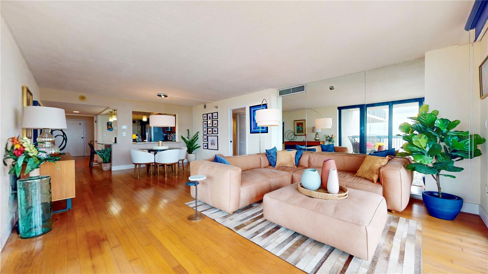 Image 8 of 47 For 2413 Bayshore Boulevard 803