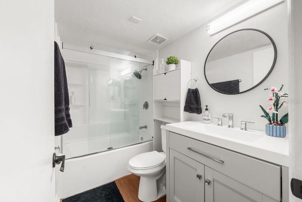 Image 16 of 18 For 2360 Archer Road 504