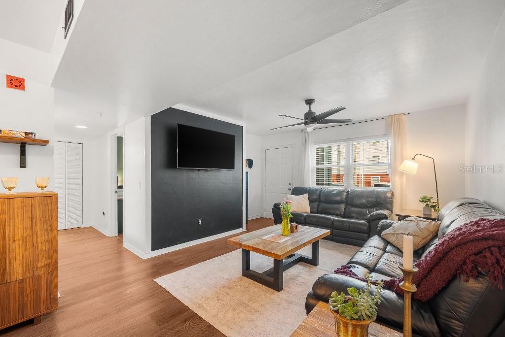 Image 6 of 18 For 2360 Archer Road 504