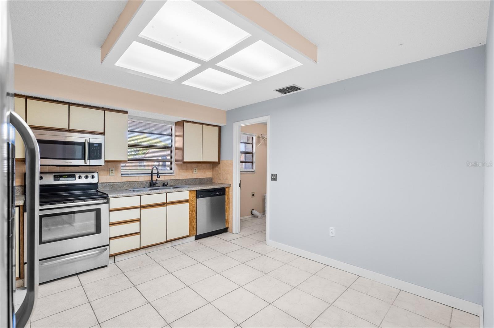 Image 17 of 43 For 3030 Shadow Oaks Drive