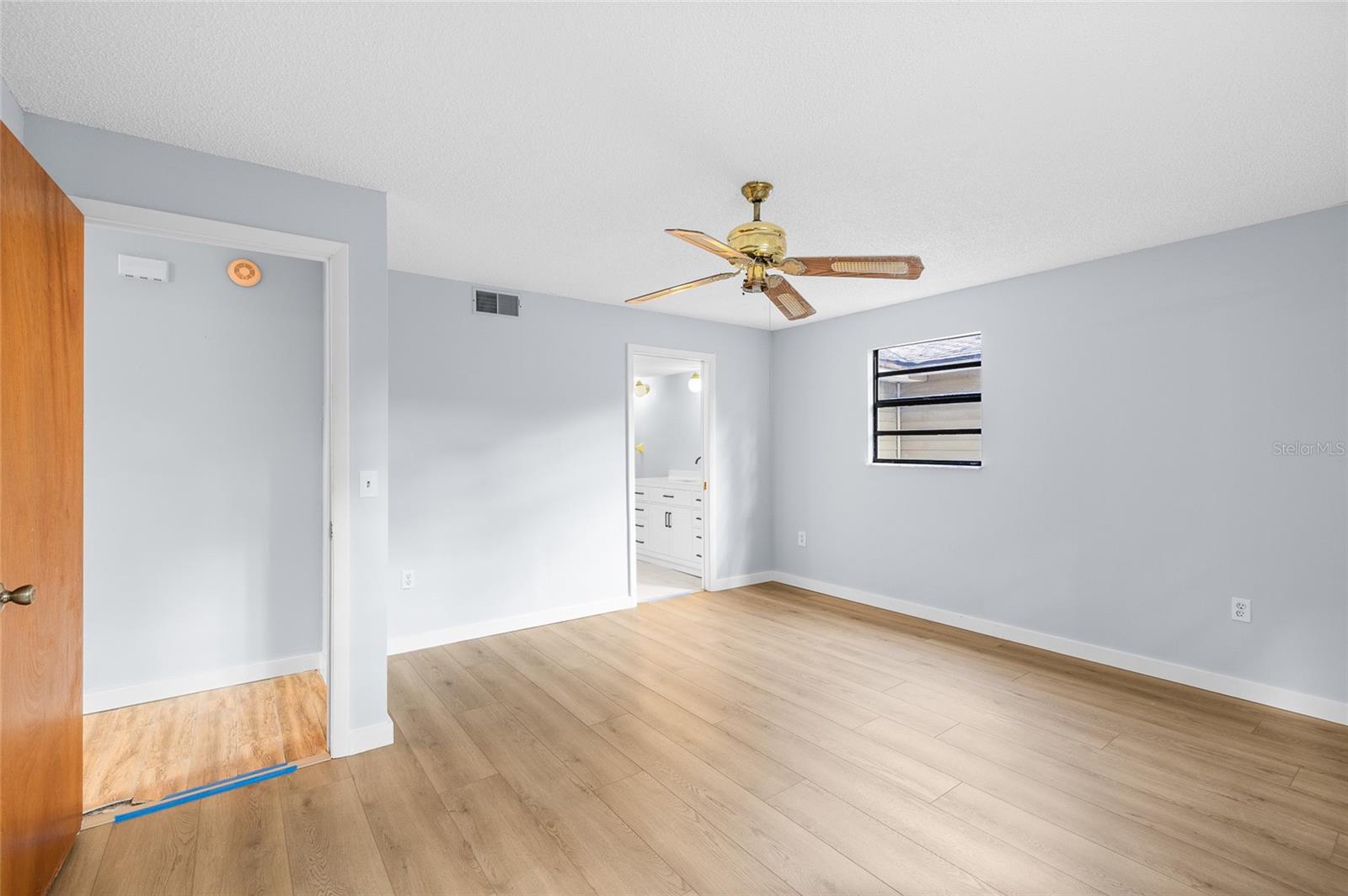 Image 21 of 43 For 3030 Shadow Oaks Drive