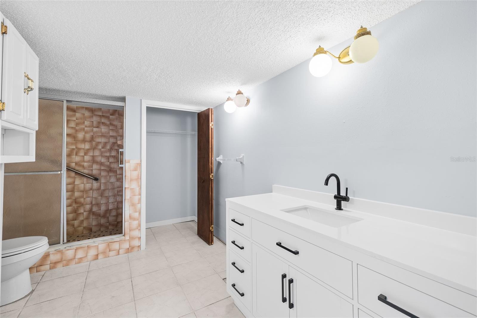 Image 24 of 43 For 3030 Shadow Oaks Drive