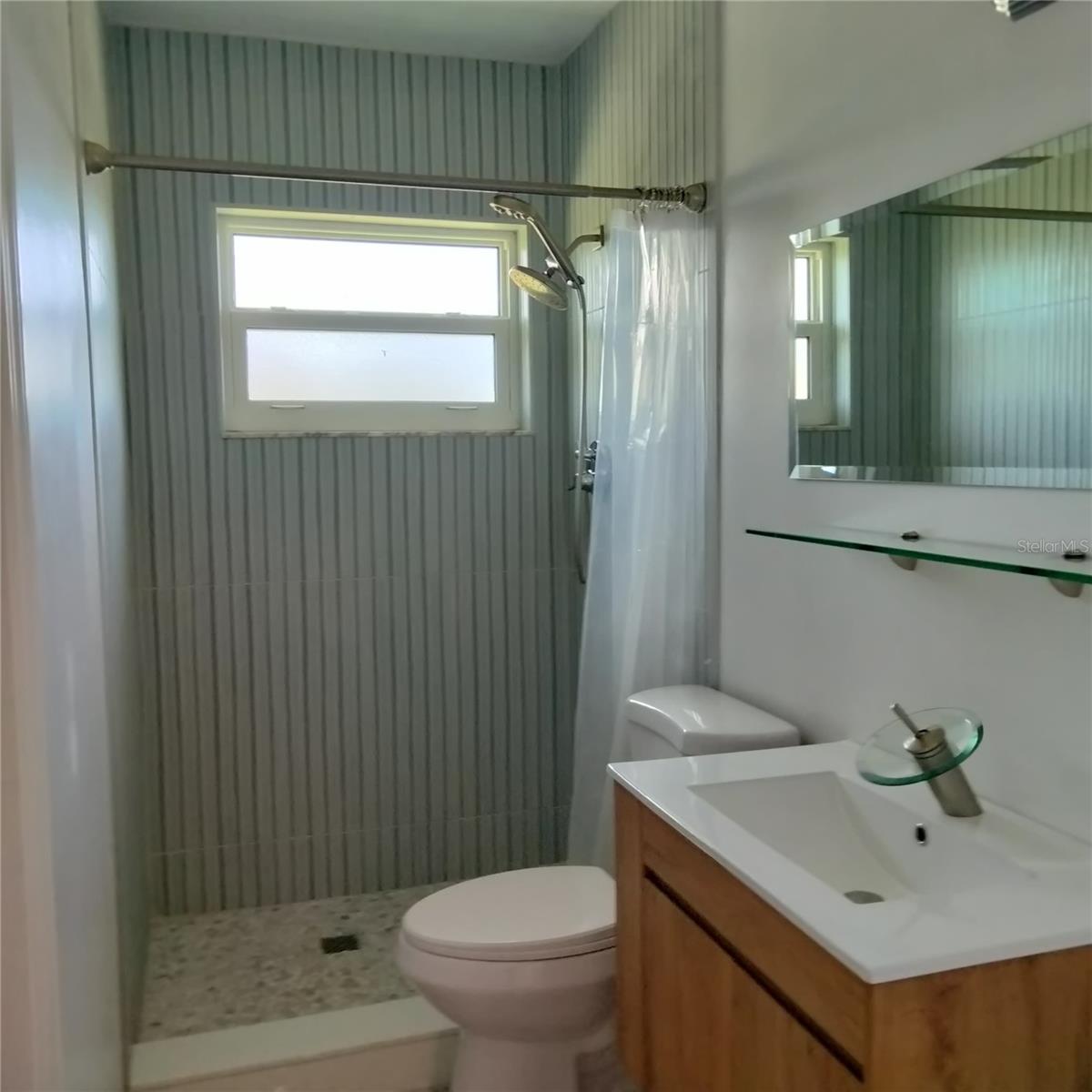 Image 18 of 34 For 351 Davenport Avenue Ne