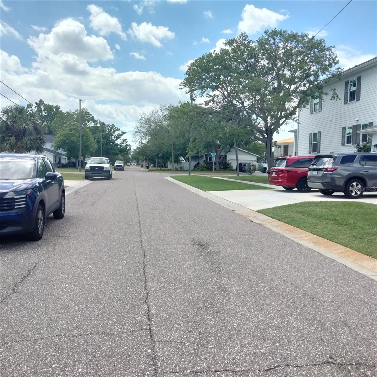 Image 32 of 34 For 351 Davenport Avenue Ne