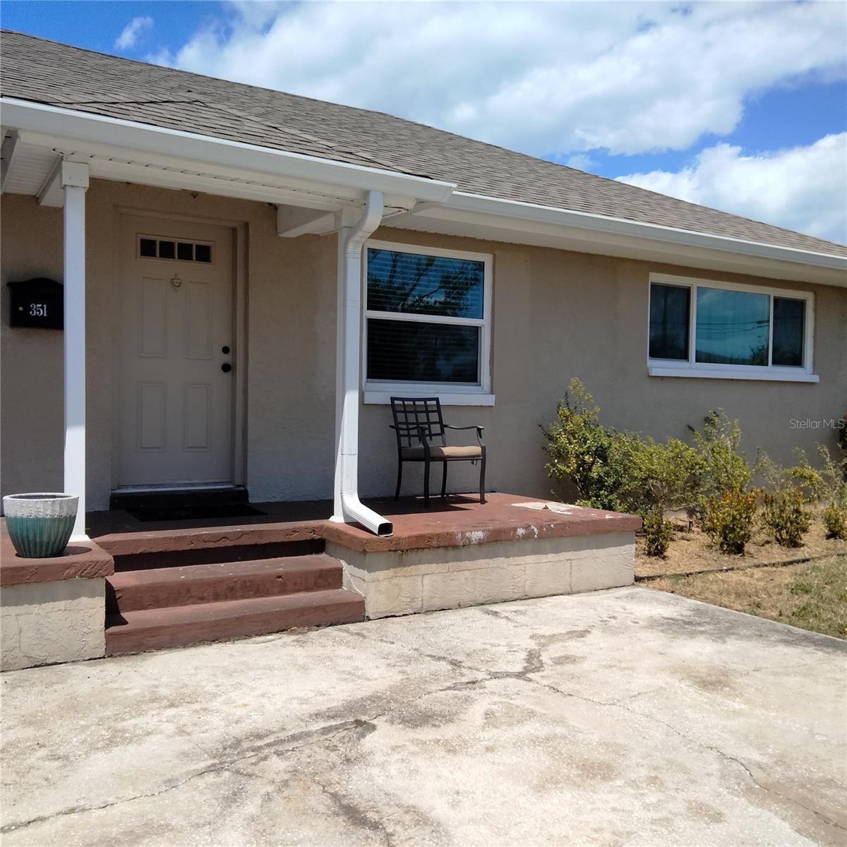 Image 4 of 34 For 351 Davenport Avenue Ne