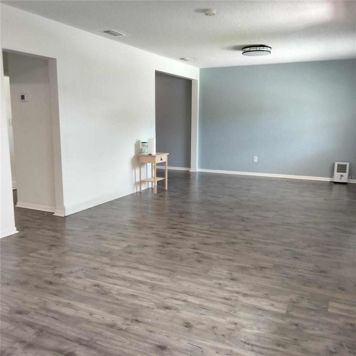 Image 6 of 34 For 351 Davenport Avenue Ne