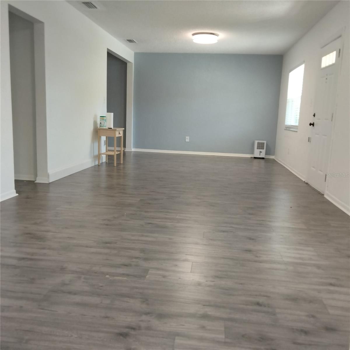 Image 9 of 34 For 351 Davenport Avenue Ne