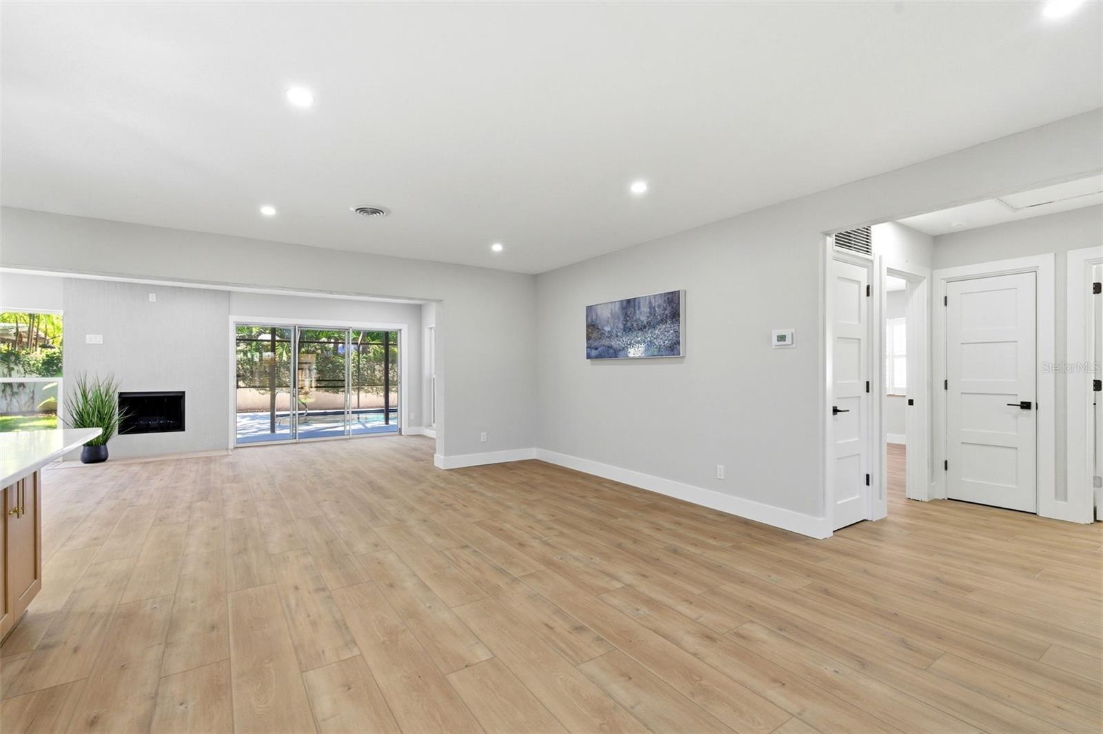 Image 19 of 70 For 8326 40th Place N