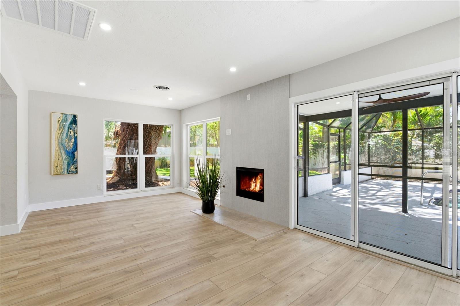 Image 23 of 70 For 8326 40th Place N