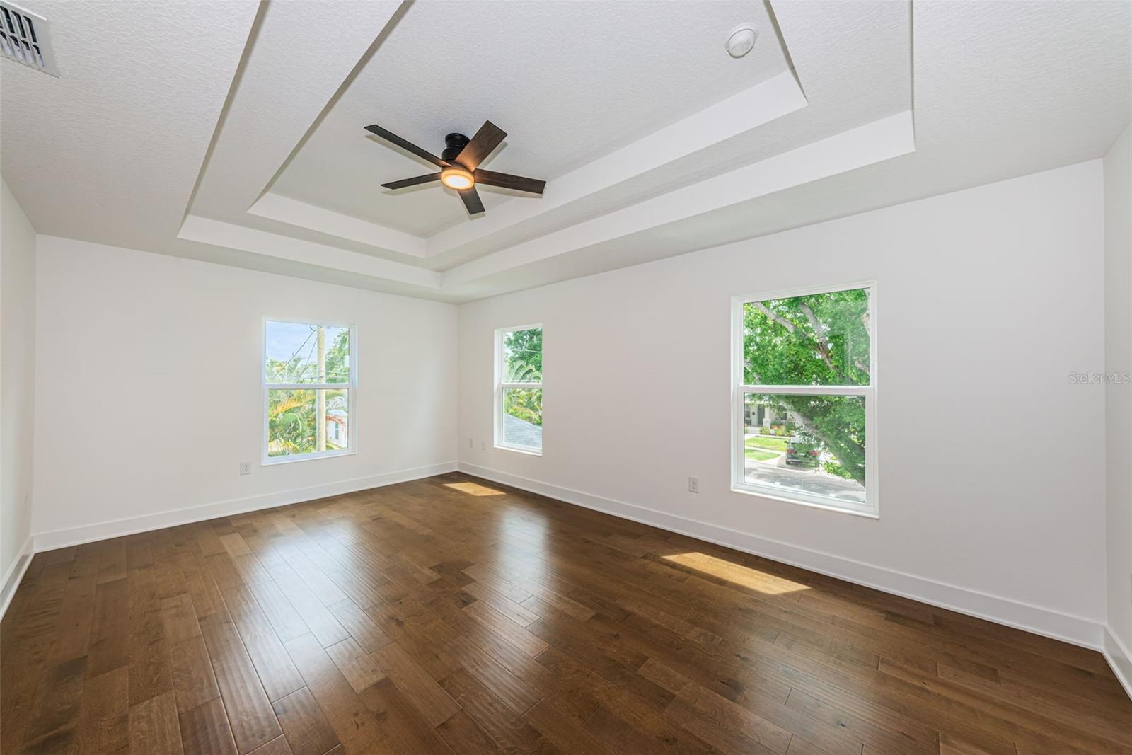 Image 21 of 50 For 1701 25th Avenue N