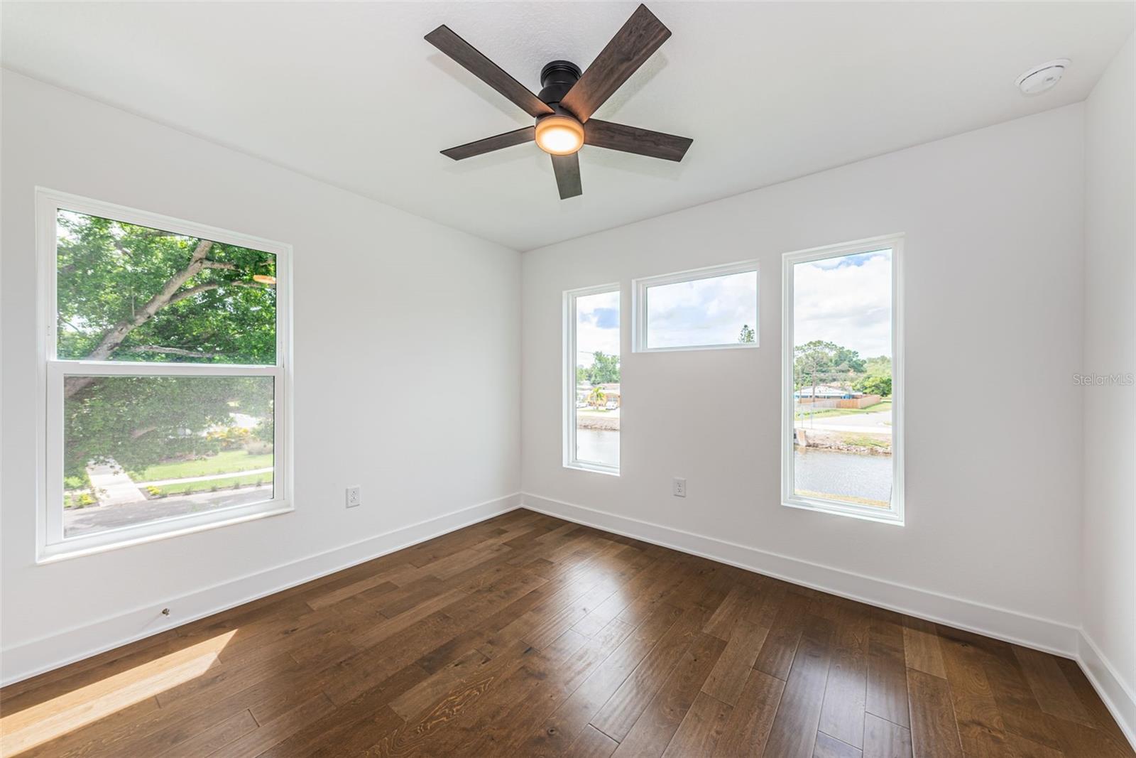 Image 30 of 50 For 1701 25th Avenue N