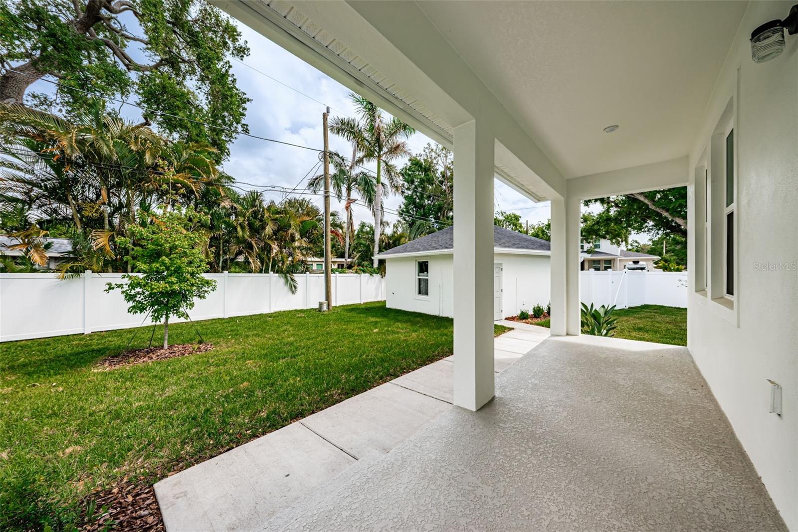 Image 34 of 50 For 1701 25th Avenue N