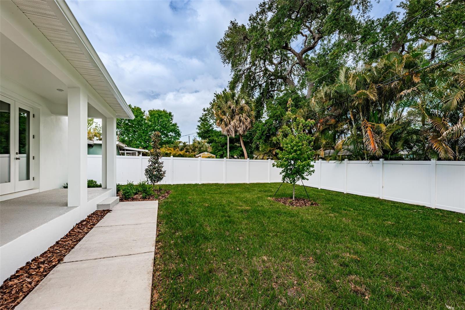 Image 39 of 50 For 1701 25th Avenue N