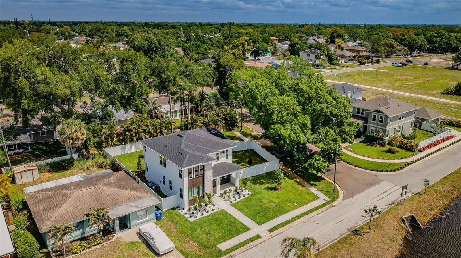 Image 44 of 50 For 1701 25th Avenue N