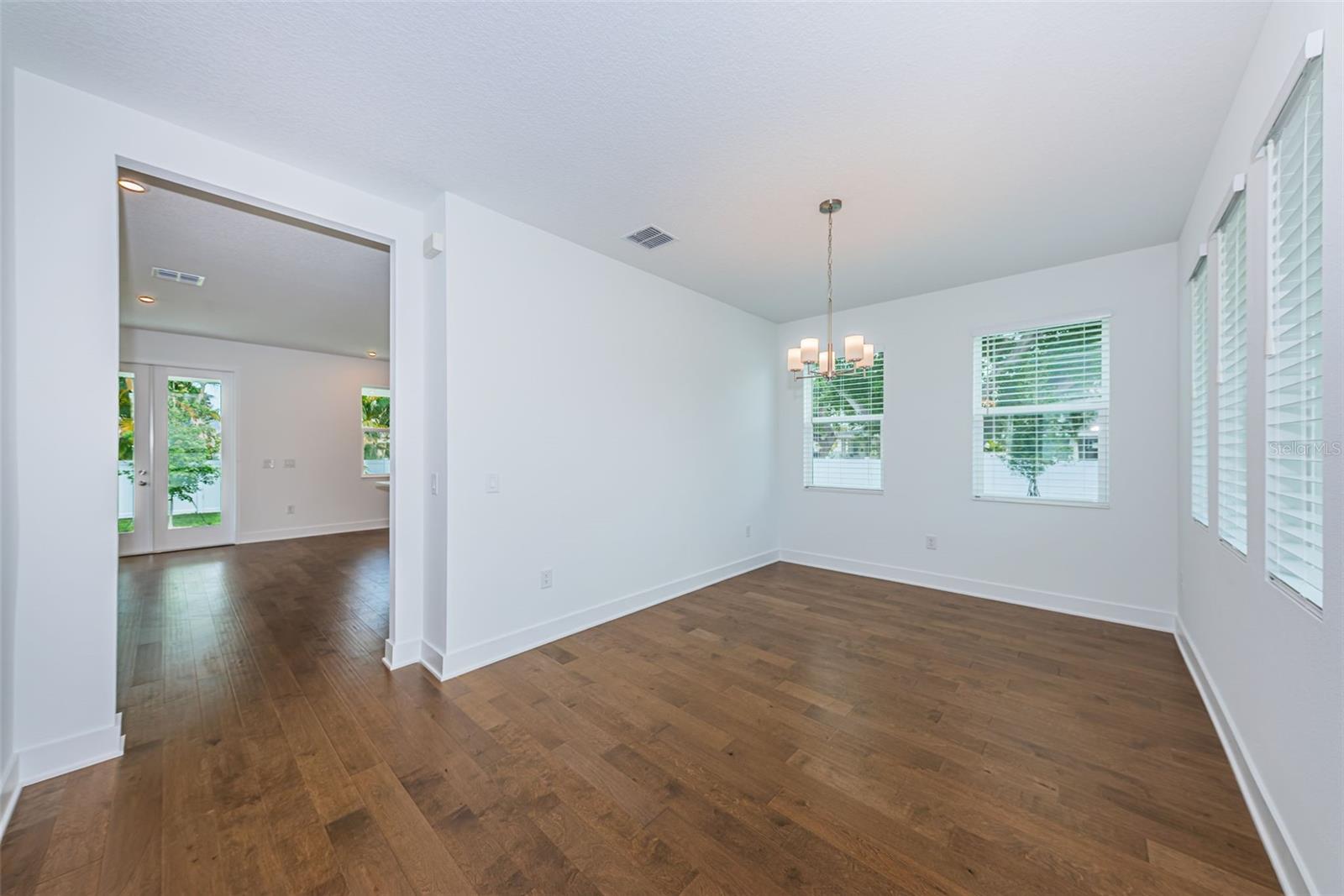 Image 6 of 50 For 1701 25th Avenue N