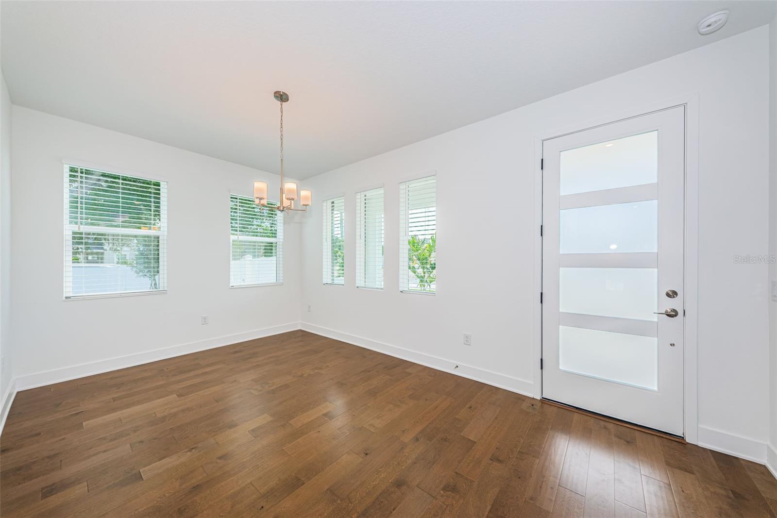 Image 7 of 50 For 1701 25th Avenue N