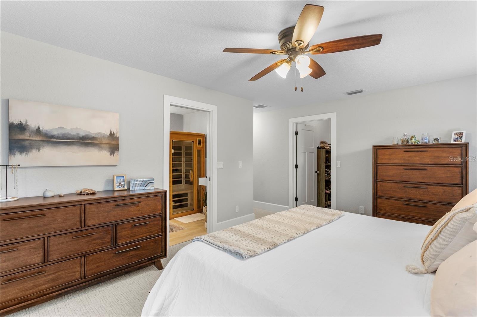 Listing photo id 13 for 802 Dartmoor Street N