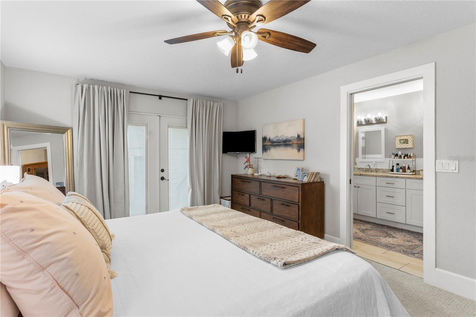 Listing photo id 14 for 802 Dartmoor Street N