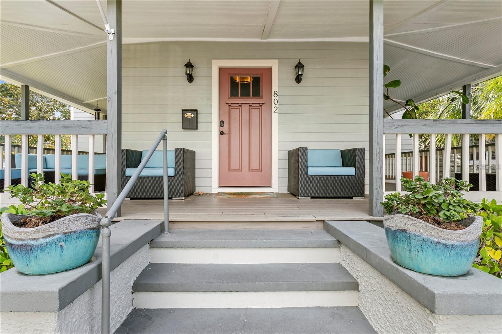 Listing photo id 0 for 802 Dartmoor Street N