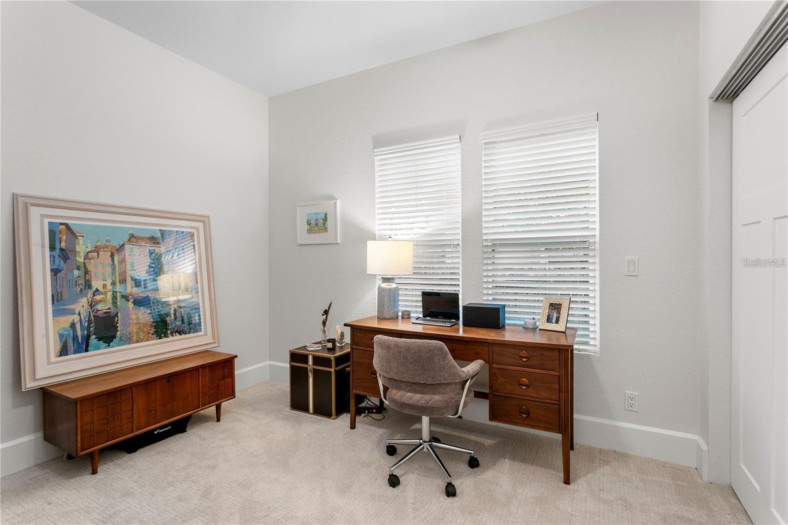 Listing photo id 18 for 802 Dartmoor Street N