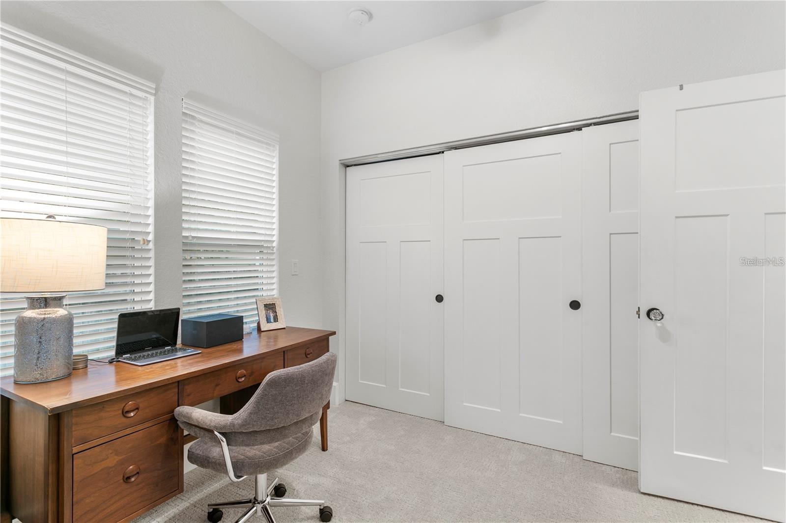 Listing photo id 19 for 802 Dartmoor Street N