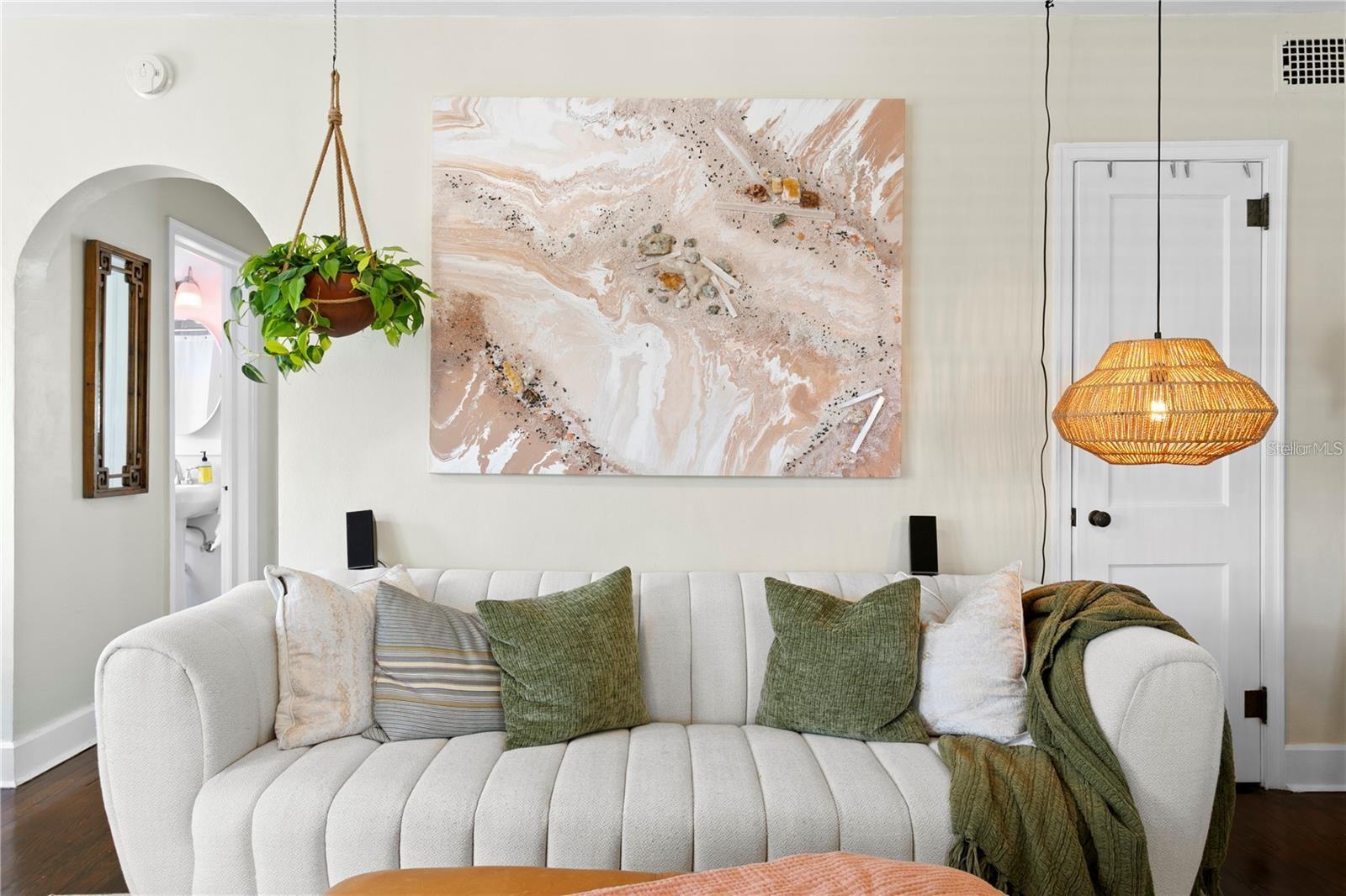 Listing photo id 31 for 802 Dartmoor Street N