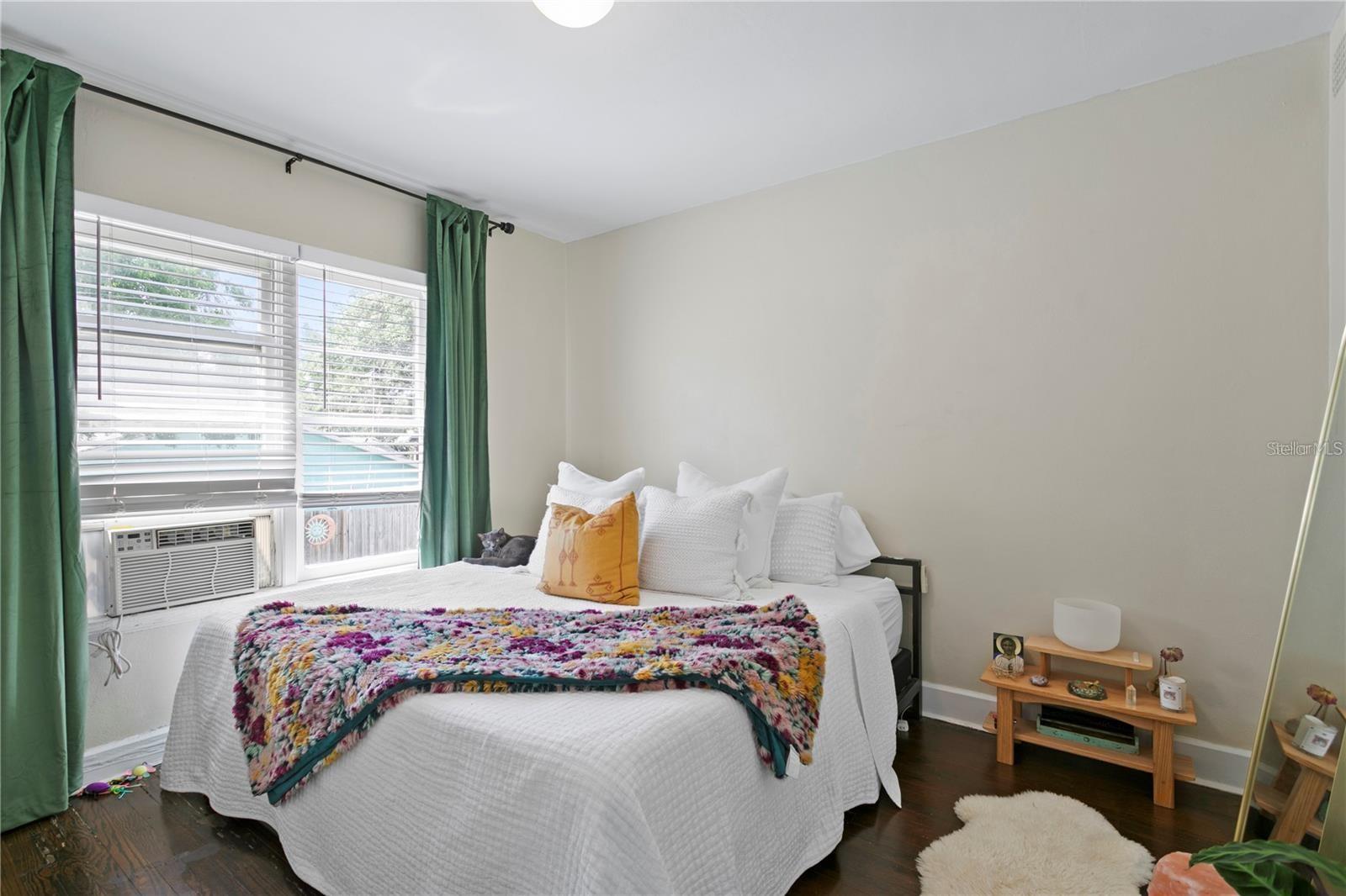 Listing photo id 36 for 802 Dartmoor Street N